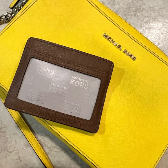 Michael Kors Jet Set Cross Body - Picture 5 of 5